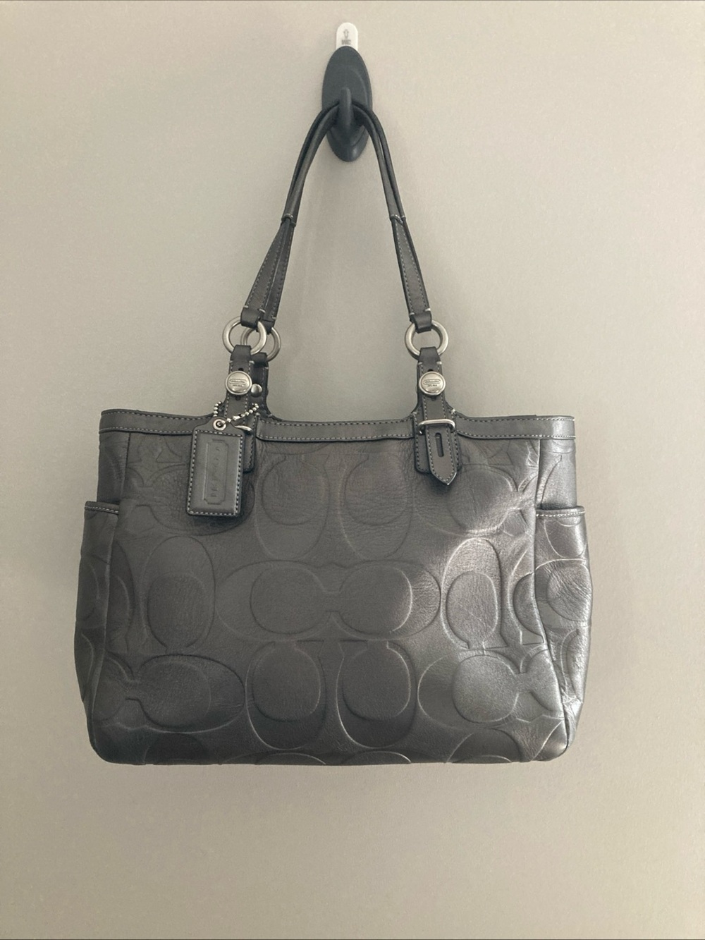 COACH F15242 Metallic Pewter Grey Embossed Signature C Leather Purse EUC